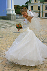 Продам свадебное платье молочного цвета