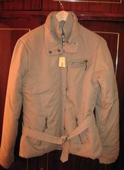 . Новая демисезонная курточка серо-бежевого цвета (размер М)