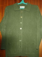 Продам кофту на пуговицах зеленого цвета раз.52  Цена 60грн