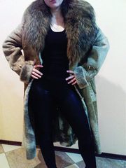 Длинную теплую зимнюю дубленку с натуральным мехом , никто не носил