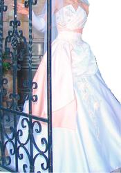   Продам  або здам  у прокат елегантне весільне плаття  у ТЕРНОПОЛІ