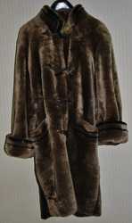Мутоновая шуба 46-48 ого размера