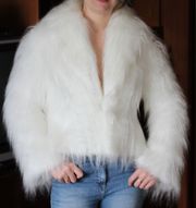 белая искусственная шубка