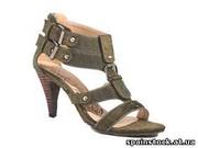 Оптова продажа взуття та одягу 