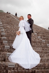 СВАДЕБНОЕ ПЛАТЬЕ СО ШЛЕЙФОМ, г.Днепропетровск