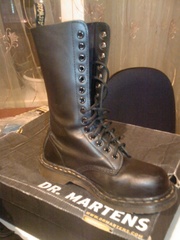 Dr. Martens на шнуровке на 16дырок