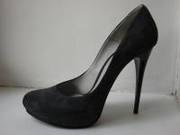 Продам новые туфли,  р.37,  замшевые,  цвет серый