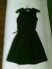 Продам женское платье, цвет черный