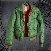 Зеленая куртка