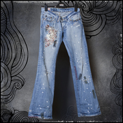 Джинсы расклешенные