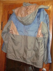 Продам мужскую куртку , новую болоневую