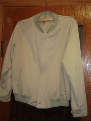 продам мужскую куртку , осеннюю