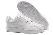 Продаю мужские кроссовки Nike Air Force One