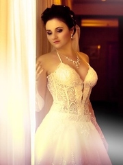 элегантное свадебное платье+подушечка, сумочка в подарок