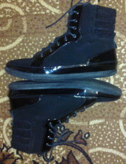 Продам ботинки фирмы BLOSSEM.39 размер новые 350грн