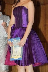 Продам фирменное и эффектное выпускное платье