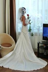 Продам свадебное платье и перчатки