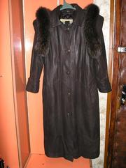 продам своё б/у кожаное женское пальто в отличном состоянии